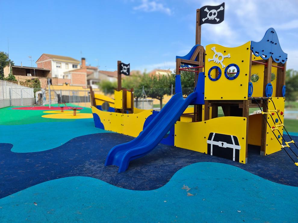 Imagen del nuevo parque de juegos infantiles en el CDM El Segalar de Binéfar.