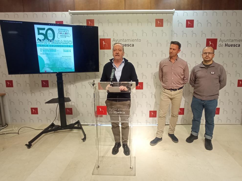 Ramón Lasaosa, Roberto Ciria y Guillermo Planas han presentado la gala.