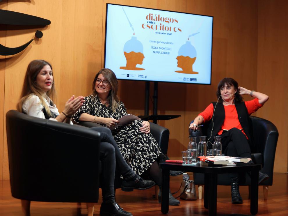 En la imagen, Nuria Labari, Esther P. Nogarol y Rosa Montero.