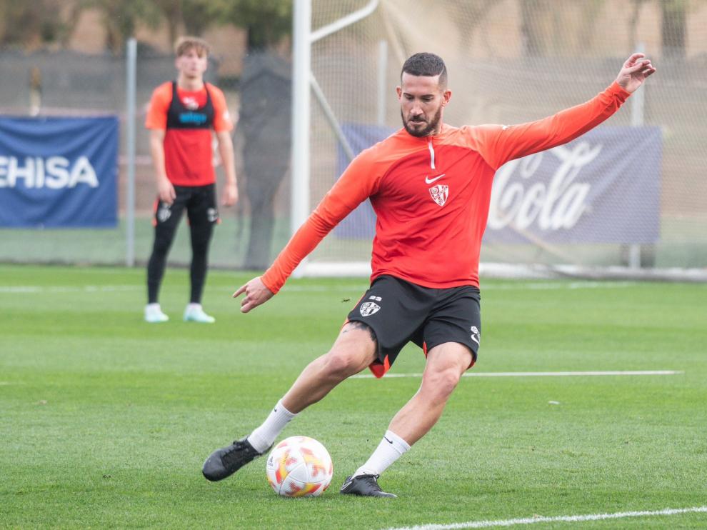 Sielva, titular en el día de hoy, durante un entrenamiento.
