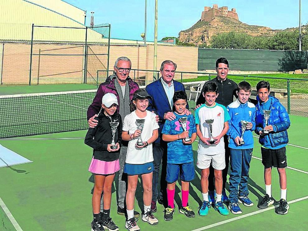 Foto de los campeones y finalistas en el Campeonato de Aragón Benjamín en Monzón.