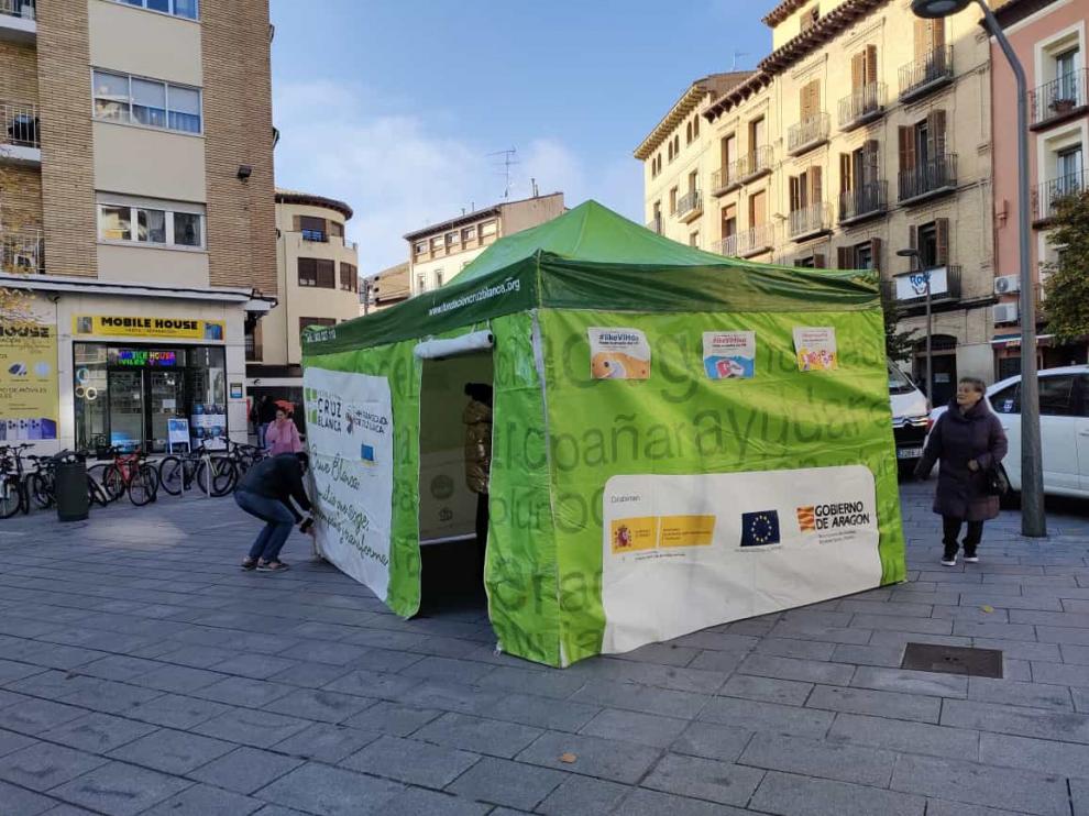 Carpa que instaló Cruz Blanca con motivo del Día de la Lucha contra el Sida.