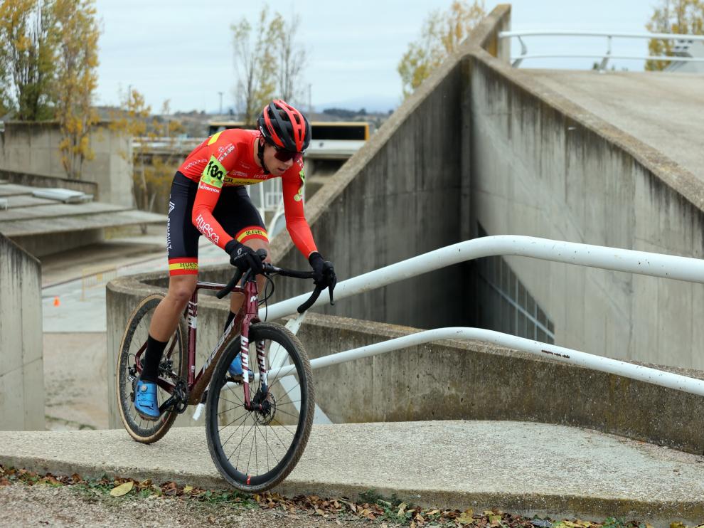Javier Zaera, en solitario camino de la victoria