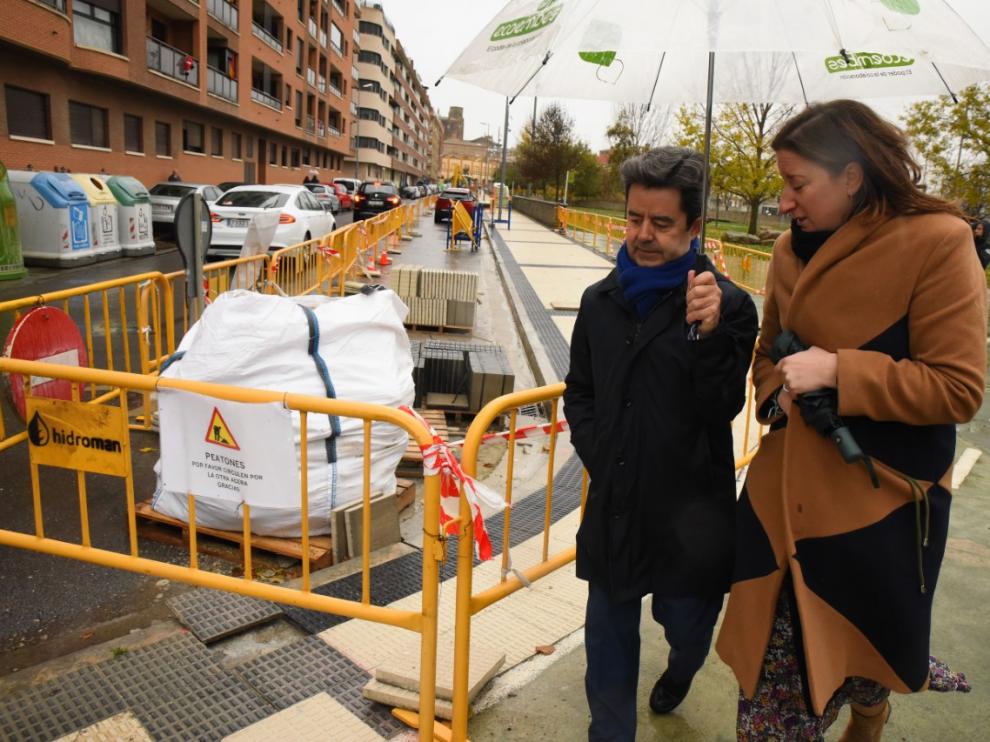 Los trabajos de la mejora del acerado de la calle Arnal Cavero se han llevado a cabo en una superficie de 690 metros cuadrados.