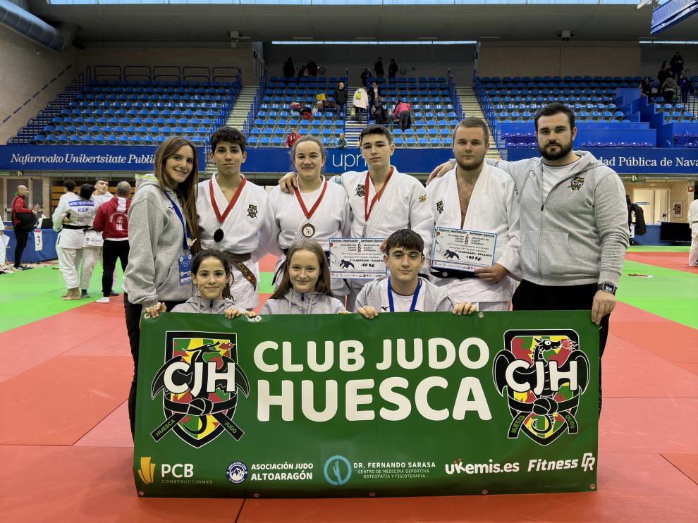 Representación del Club Judo Huesca, con sus tres medallistas.