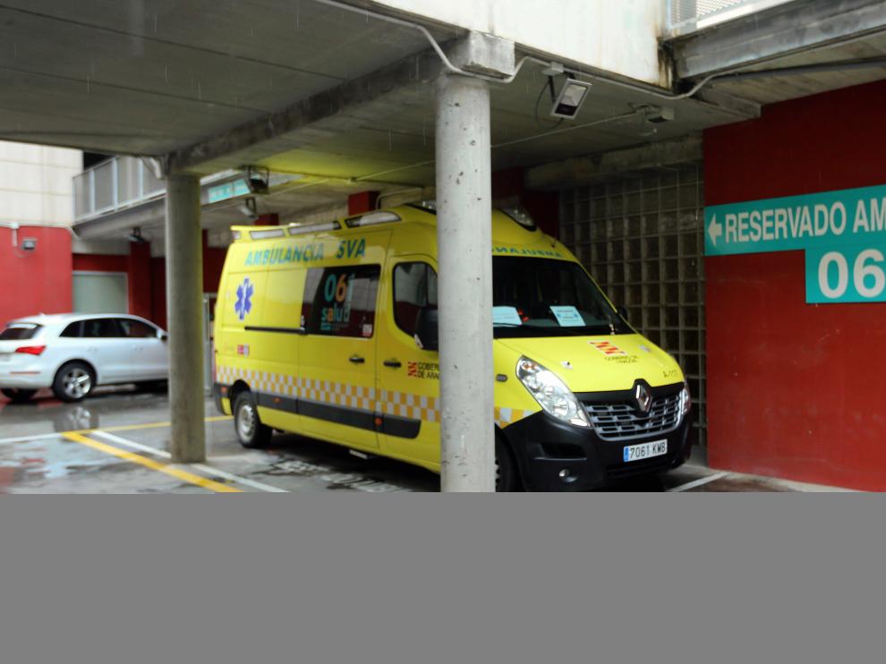 Foto de archivo de una ambulancia en la base del Centro de Salud Pirineos, en Huesca ciudad.