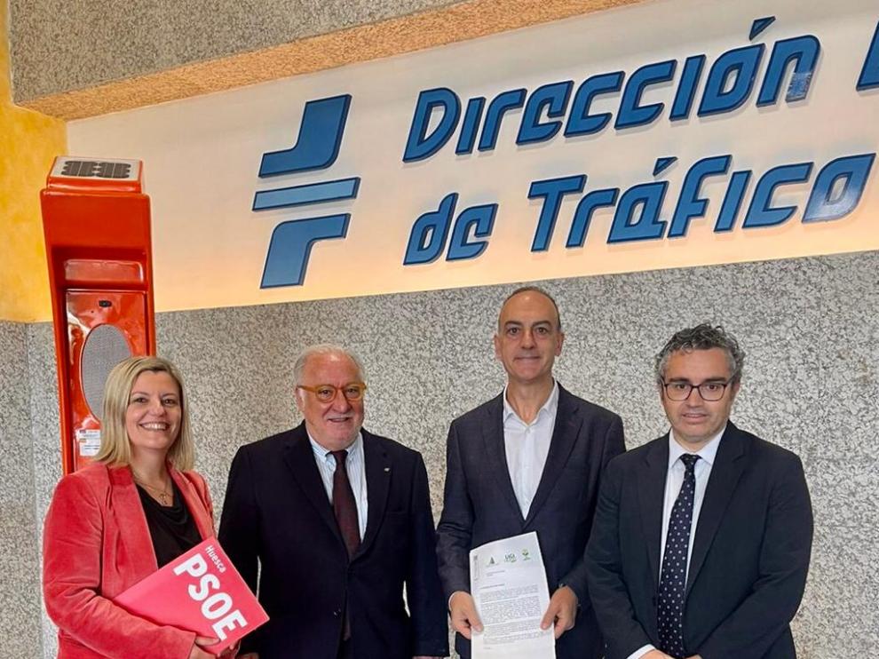 Begoña Nasarre, Pere Navarro, Alfredo Sancho y Jorge Ordás, durante la reunión que han mantenido recientemente.