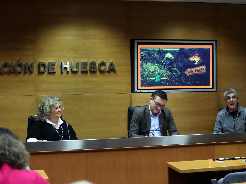 María Jesús Morera, Roque Vicente y Ángel Cheliz han presentado este martes las nuevas rutas.