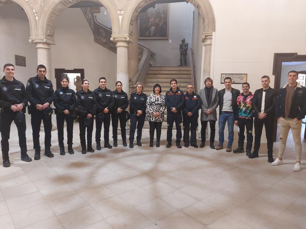 Nuevos policías y bomberos de Huesca.