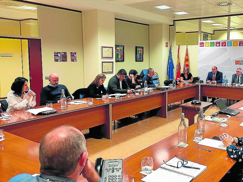 El consejero Olona preside la reunión de la Federación de Cooperativas Agroalimentarias.