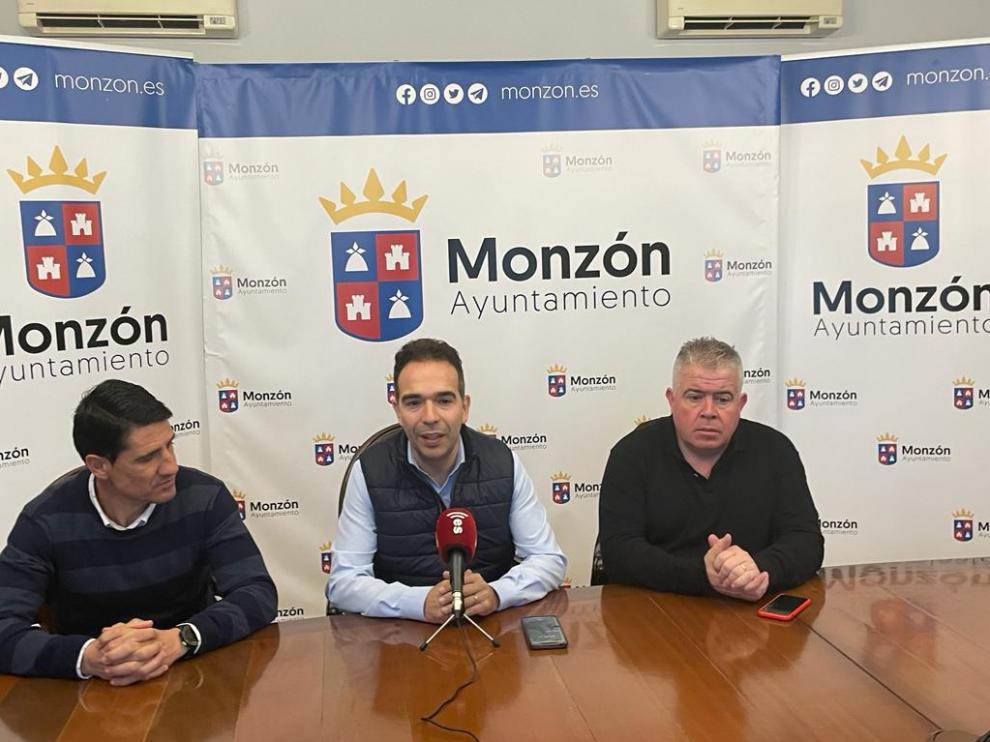 Los concejales del Grupo Municipal del PAR de Monzón, Jesús Guerrero, Javier Vilarrubí y Eliseo Martín.