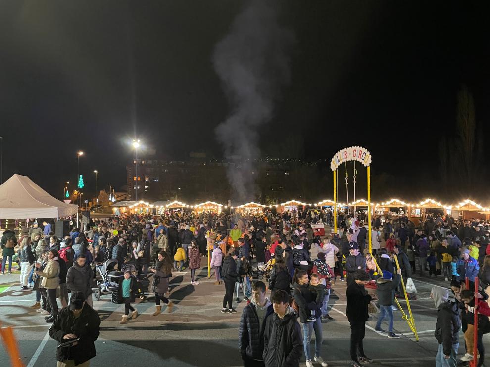 El Mercado Navideños de Aínsa superó el medio millar de visitantes cada tarde.