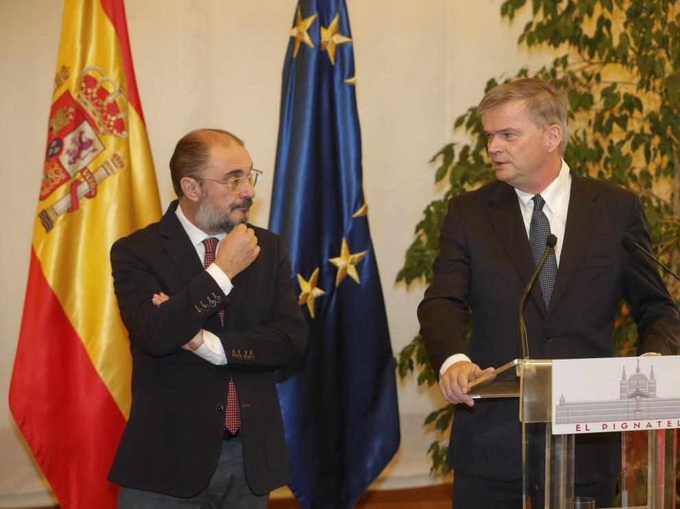 Javier Lambán y Fred Pattje, en rueda de prensa, tras la reunión mantenida este jueves.
