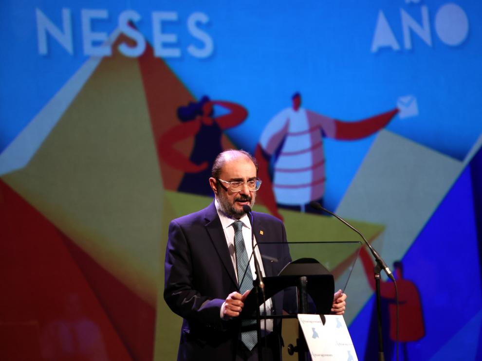 Javier Lambán, durante su discurso, en el Teatro Olimpia.