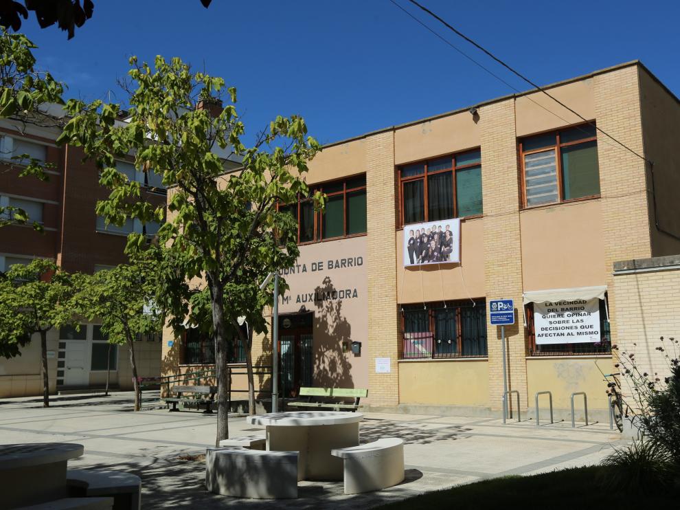 Fachada del local social de María Auxiliadora, que se ha quedado sin bar.