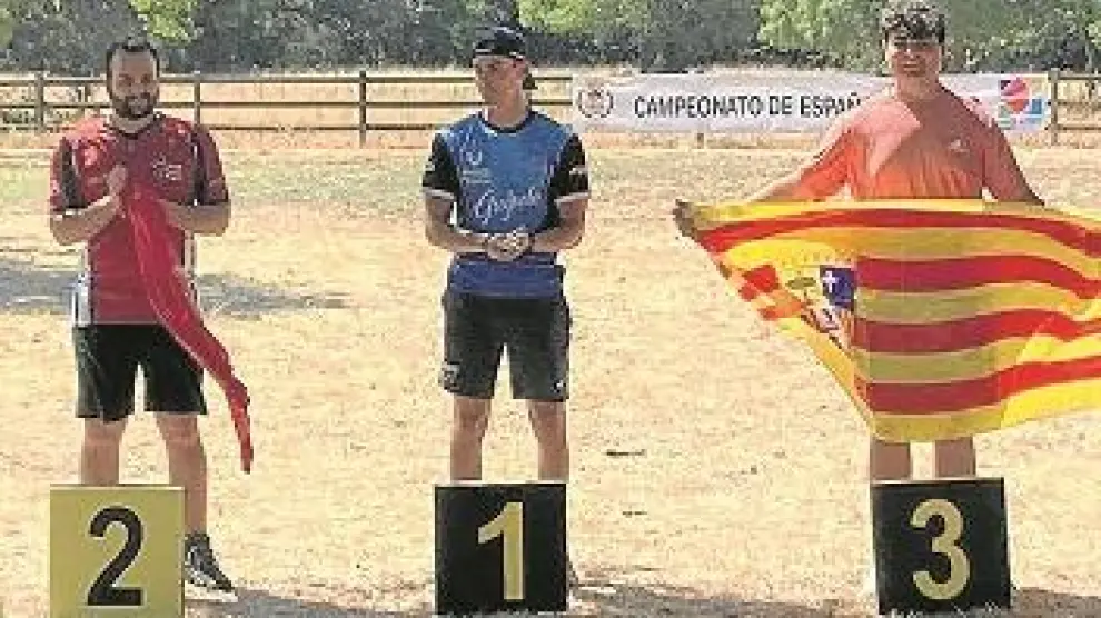 El arquero serrablés, Francho Rufas, en la tercera posición del podio en el Campeonato de España.
