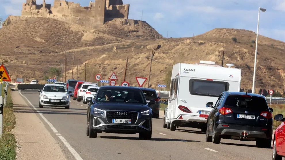 Vehículos en la N-240 cerca de Huesca, este martes.
