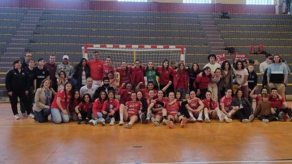 El Bada Huesca femenino concluye subcampeón de ragón tras un magnífico sector.