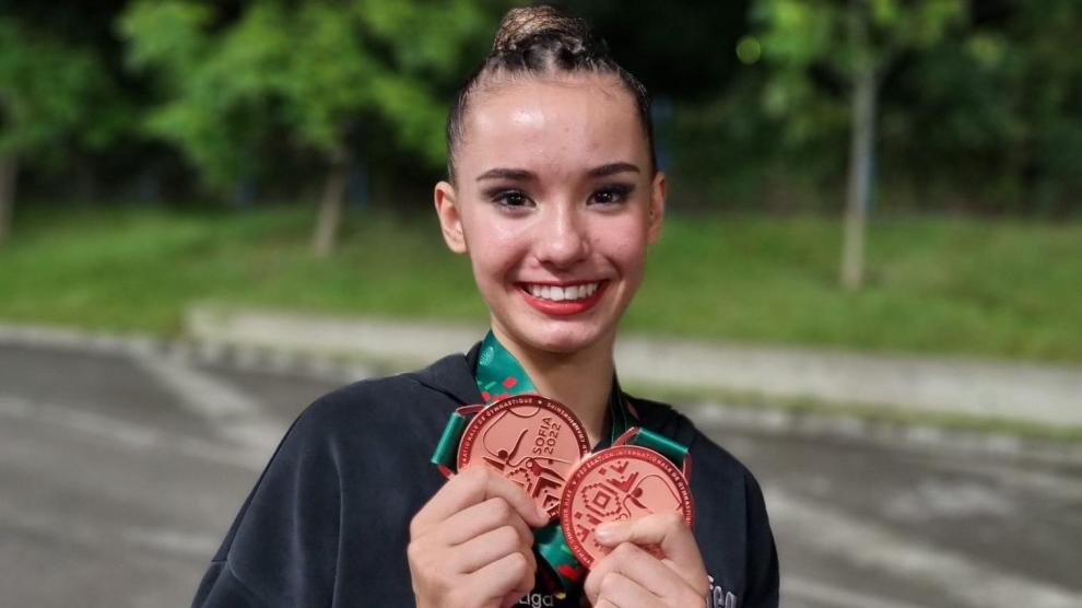Inés Bergua, con dos de sus tres bronces mundiales.