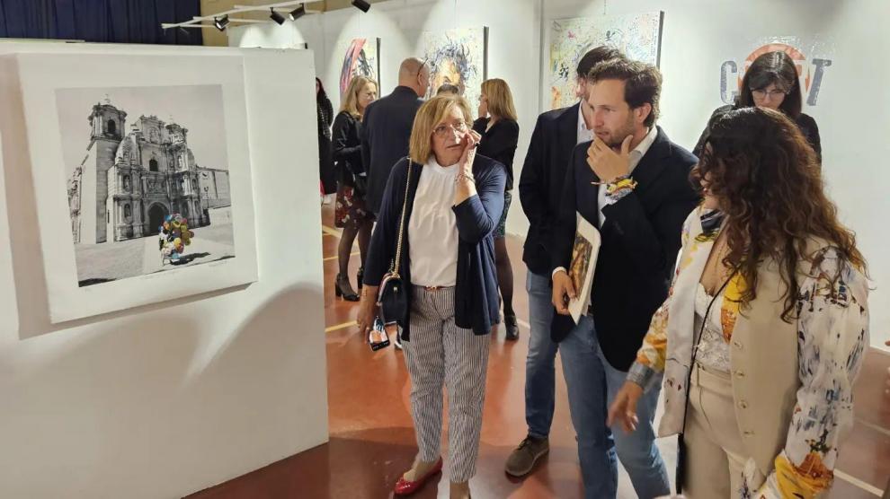 Isaac Claver recorrió Arteria, tras inaugurar la Feria de Arte Contemporáneo