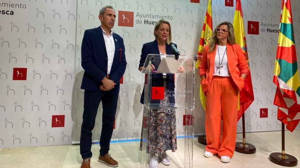 Salvador Cored, Nuria Mur y Susana Lacostena en la rueda de prensa