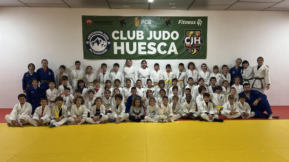 Participantes en las jornadas de convivencia del Club Judo Huesca