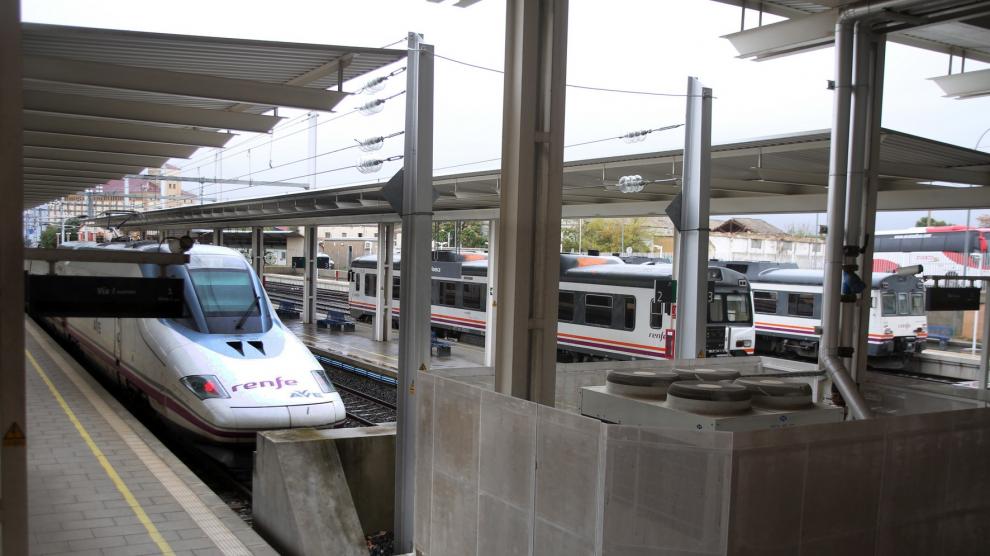 Renfe suprime un centenar de trenes AVE y Larga Distancia el viernes ante los paros
