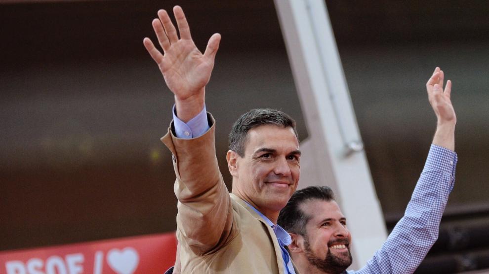 Tres ministros encabezan las listas andaluzas del PSOE