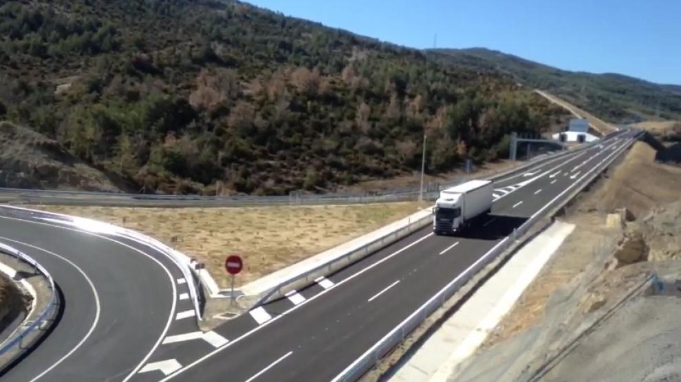 Casi el 30 % de los accidentes mortales de tráfico en Huesca se deben a las distracciones