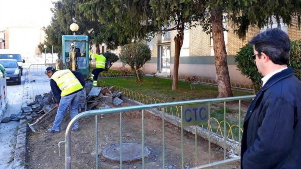 El ayuntamiento de Huesca adjudica una nueva fase de rebaje de aceras en la ciudad