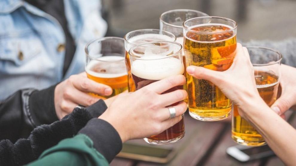 Baja el consumo de drogas y alcohol en el confinamiento y sube el de internet