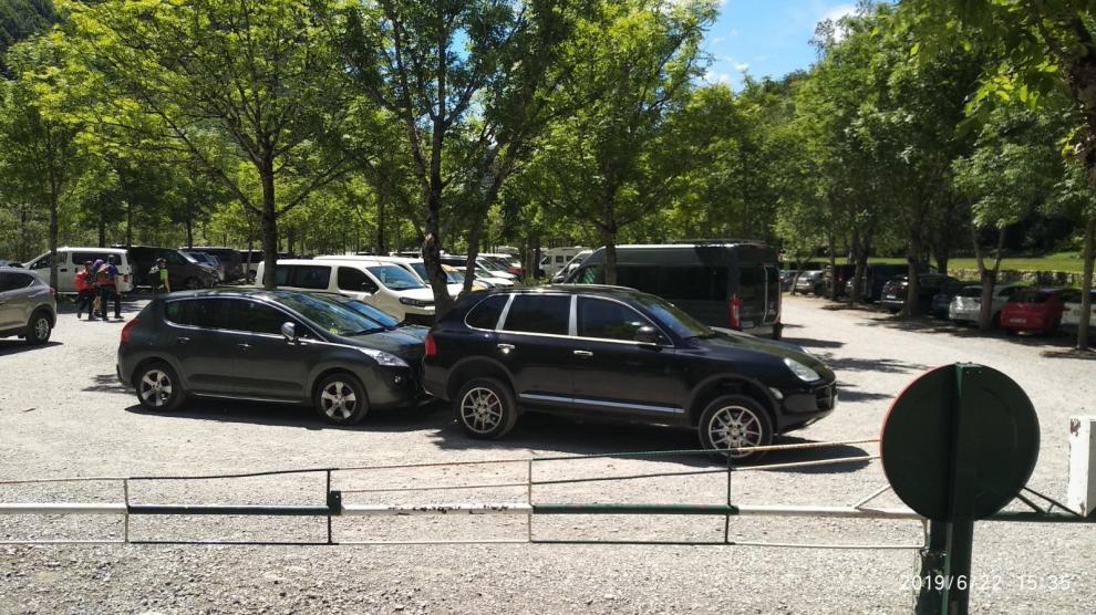 Ordesa vuelve a cerrar el acceso por Torla por la llegada masiva de vehículos