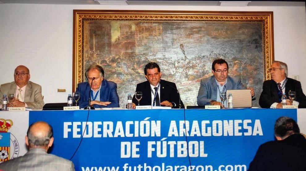 Óscar Fle define de "cara y cruz" el curso del fútbol aragonés