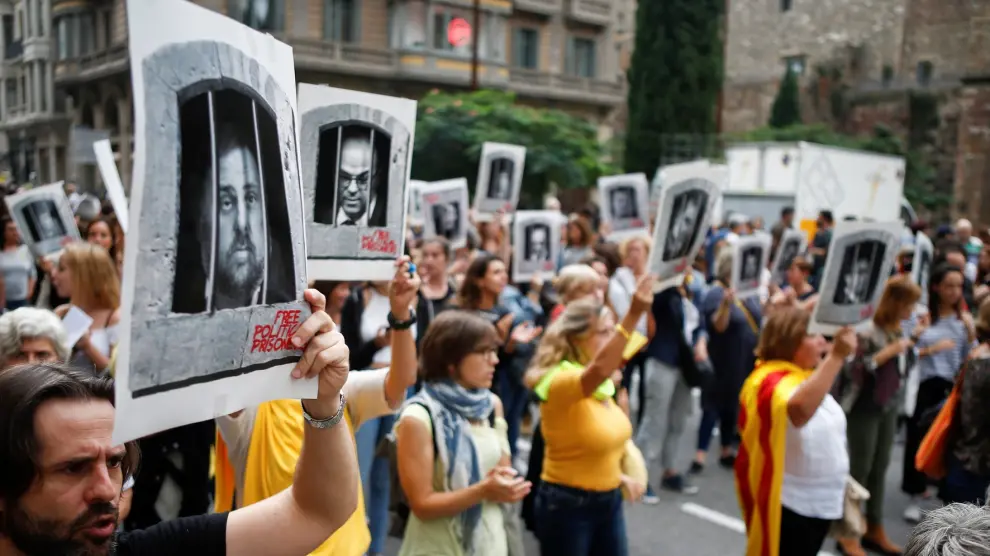 Independentistas cortan las principales calles de Barcelona tras la sentencia