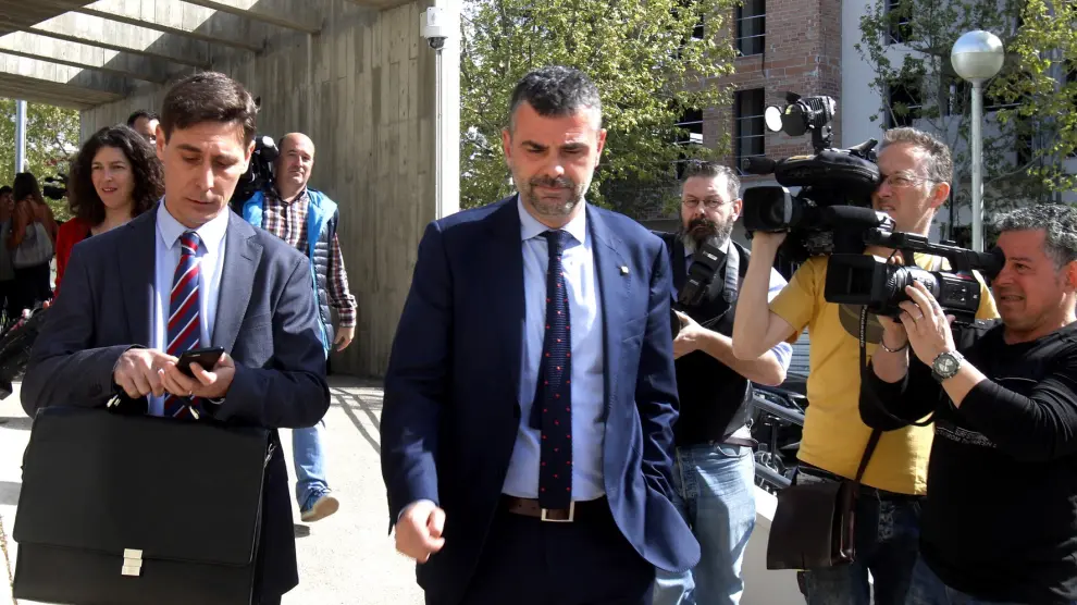 Un juzgado de Huesca abre juicio oral contra Santi Vila y Lluís Puig por su resistencia a entregar las 44 piezas de Sijena