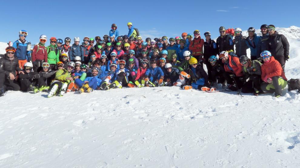 El equipo juvenil de esquí de montaña abre la temporada en Cerler