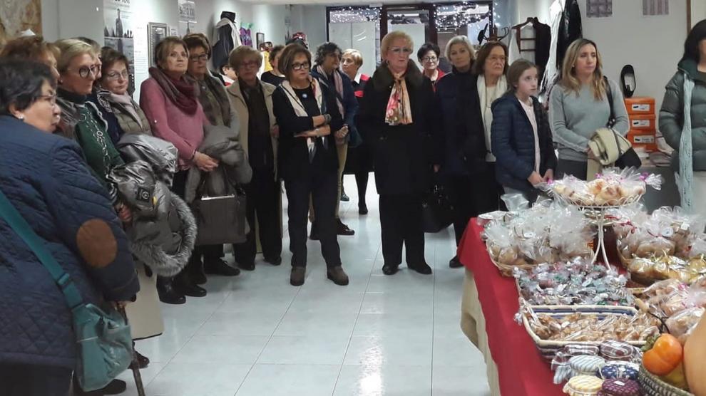Manos Unidas abre su tradicional Mercadillo de Navidad en Fraga