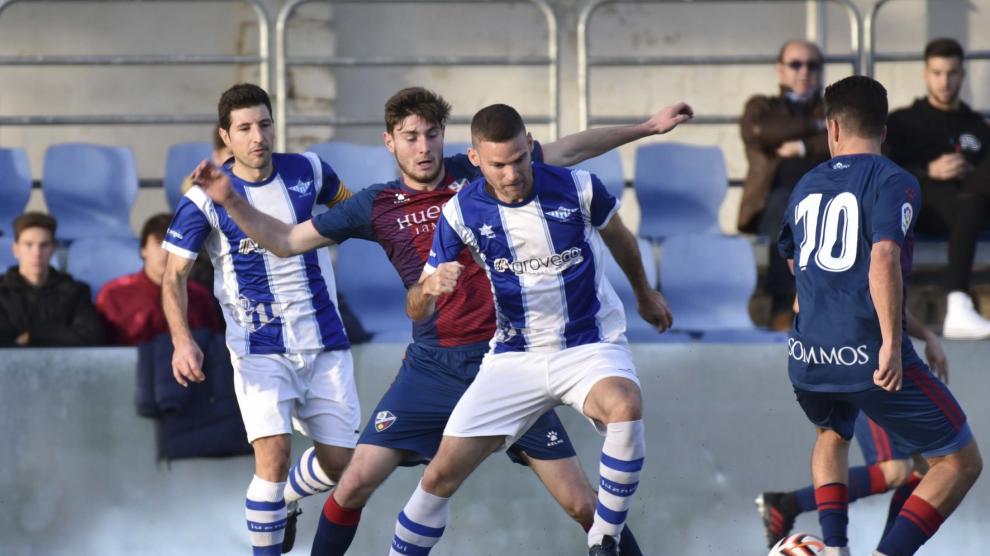 El Huesca B suma otros tres puntos con un final de incertidumbre