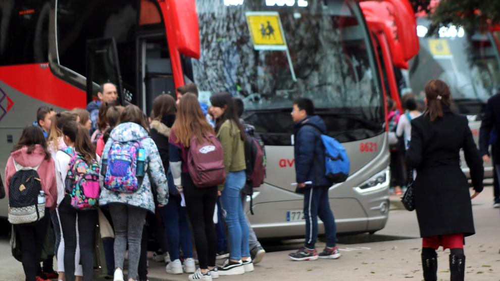 Detectan 57 infracciones en 195 autobuses de transporte escolar
