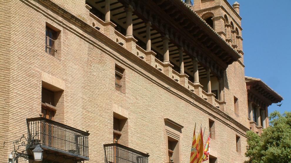 Felipe ordena a los conserjes del ayuntamiento de Huesca trabajar por la tarde