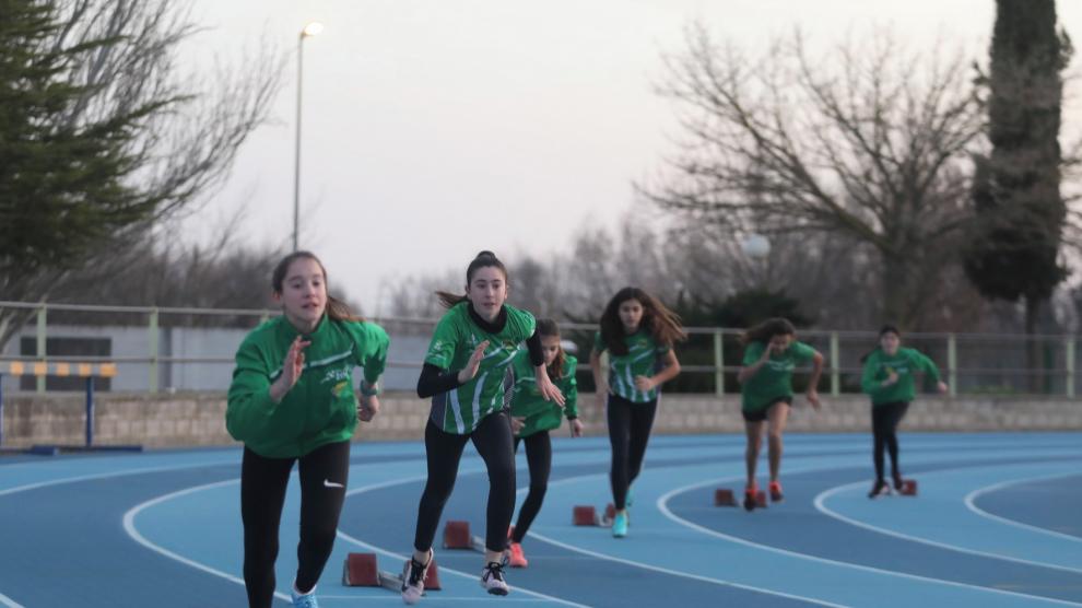 Fontán, López, Alastrué y Manzano lideran la Liga municipal de Atletismo