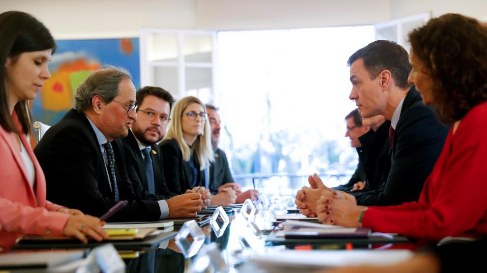 La mesa de diálogo buscará cada mes consensos dentro de "la seguridad jurídica"