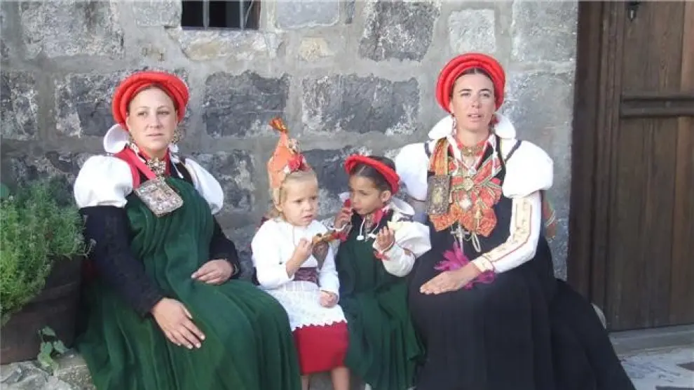 vestido tradicional europeo