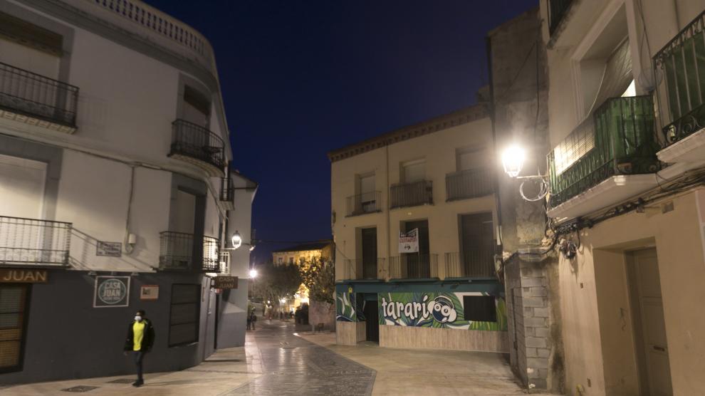 Bares de ocio nocturno cerrados en Huesca a causa de la pandemia.