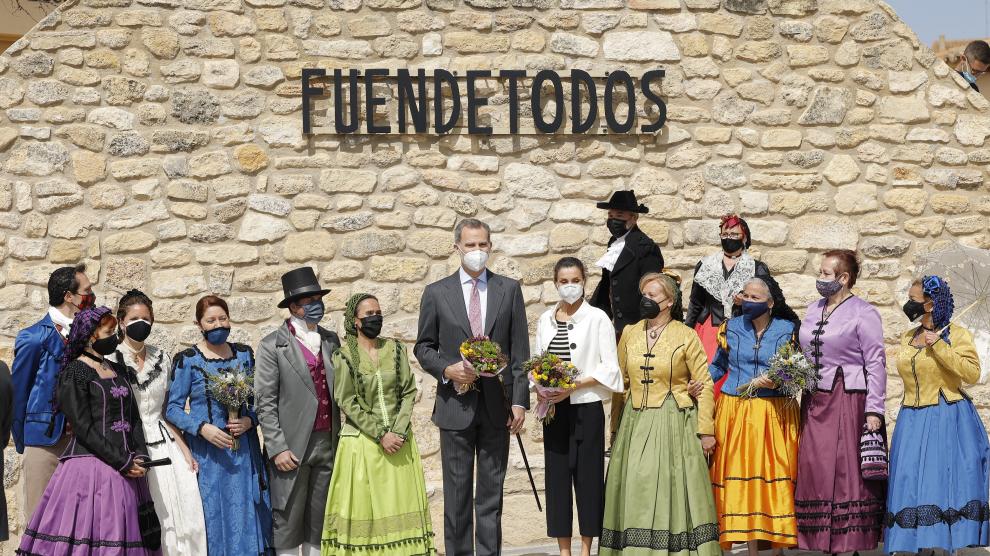 Visita de los Reyes a Fuendetodos.