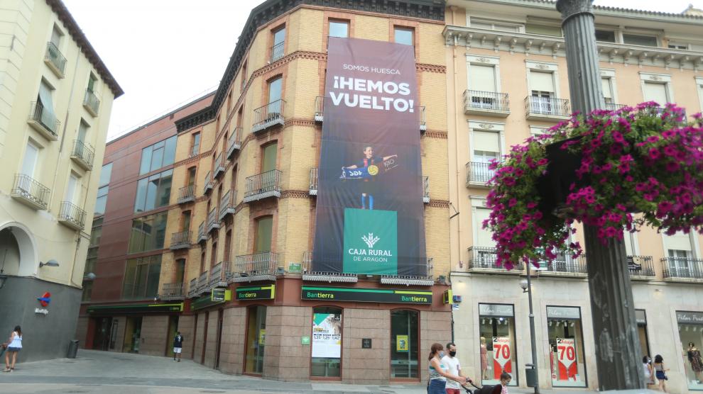 Edificio de la Caja Rural en Huesca, en la calle Berenguer, 4.