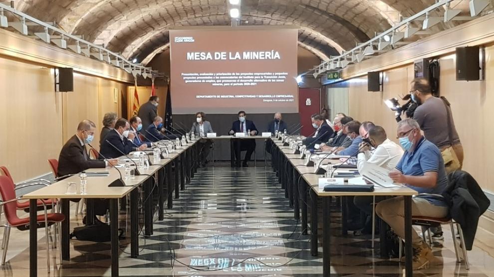 Mesa de la Minería en la que se presentaron los proyectos que el Gobierno de Aragón priorizará en el marco del Plan Miner.