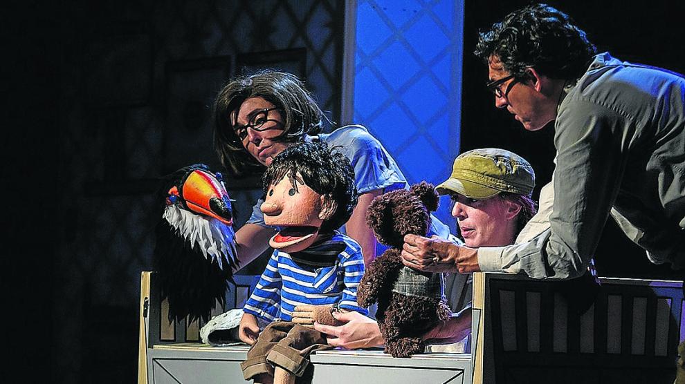 Imagen de una representación de ‘Úniko’ por parte de Teatro Paraíso.