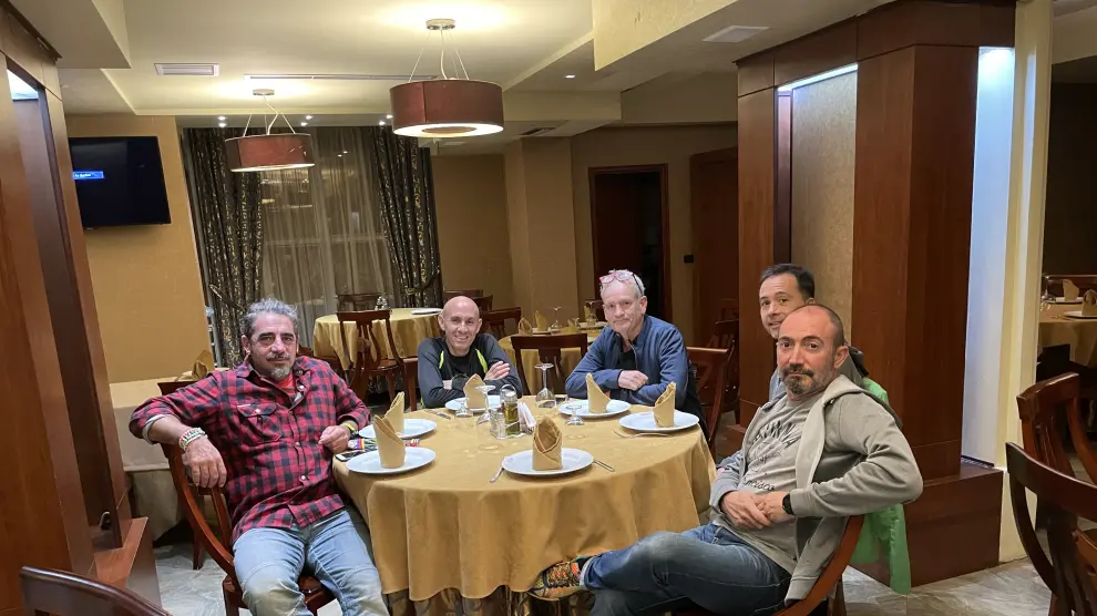 Los cinco amigos que compartieron ruta en Albania.