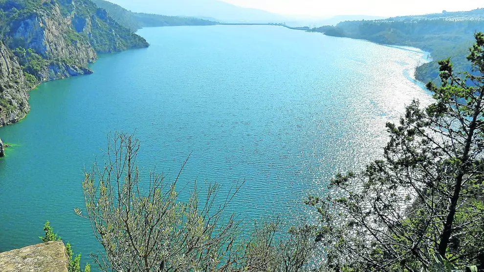 Embalse de El Grado.